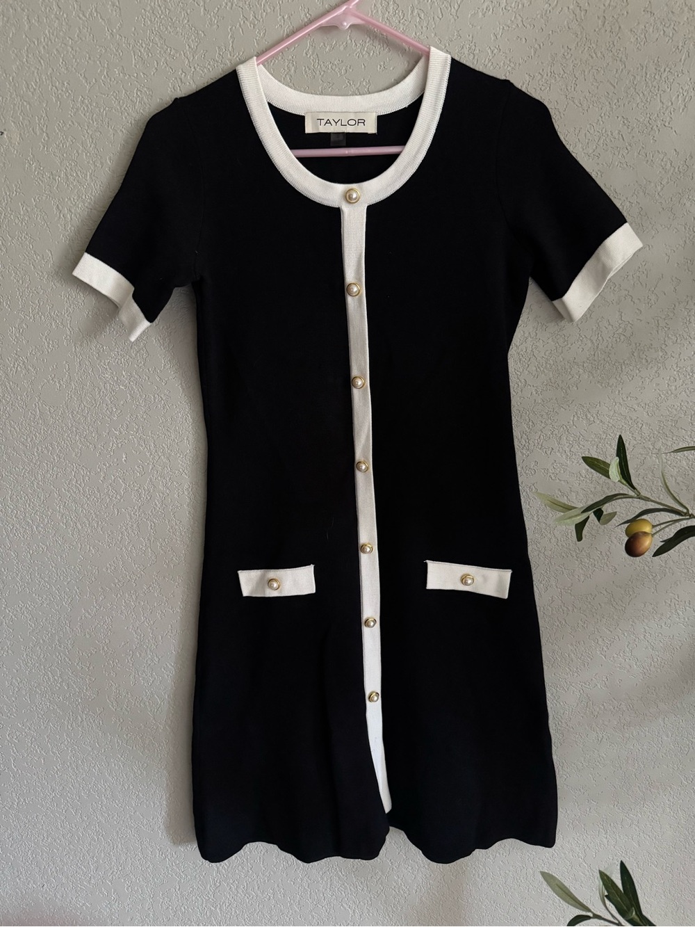 Taylor Black White Contrast Trim Pearl Button Short Sleeve Sweater Dress Small